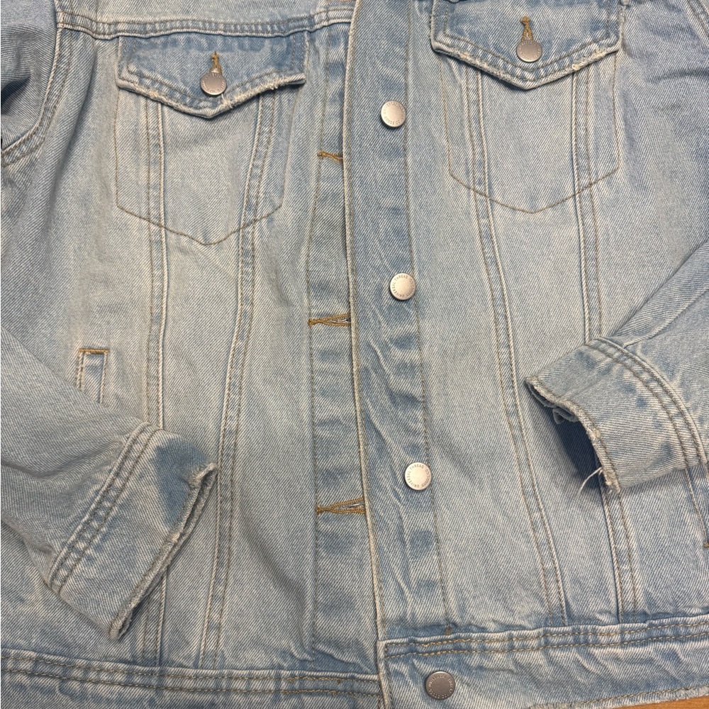 Universal Thread Light Wash Denim Jacket - Picture 3 of 4